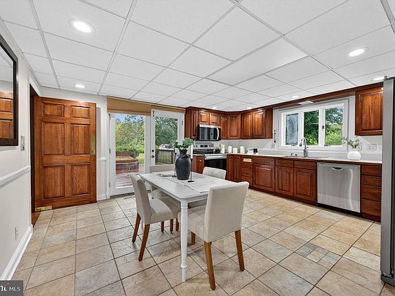 4th image of 3479 Savannah Dr