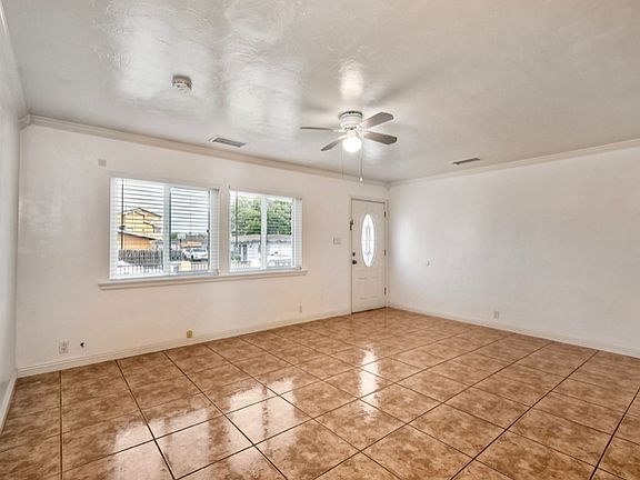 4th image of 122 Johnston Ln