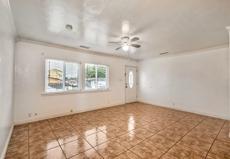 122 Johnston Ln — Photo 4