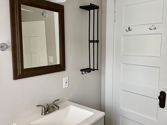 5th image of 2157 Northampton St #2