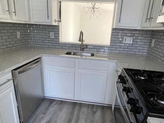 4th image of 12669 Fair Crest Ct
