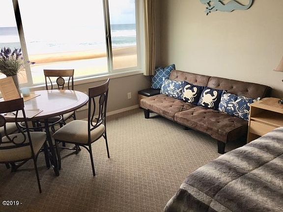 4th image of 145 NW Inlet Ave #303