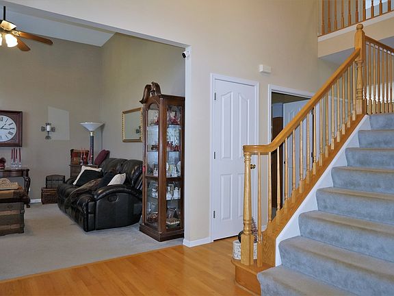 3rd image of 801 Evan Ln