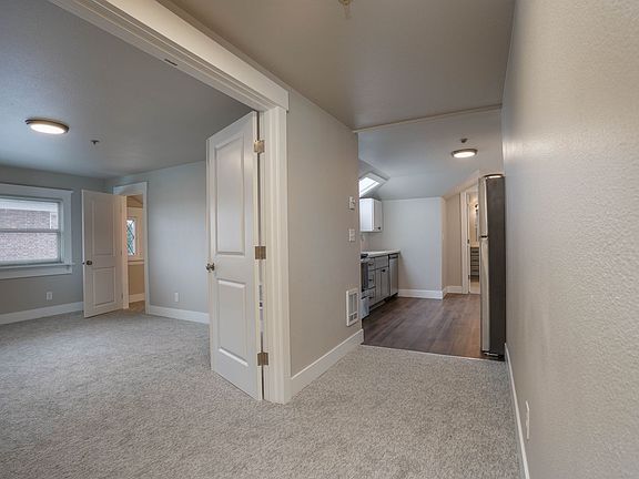 2nd image of 909 N M St Unit 6