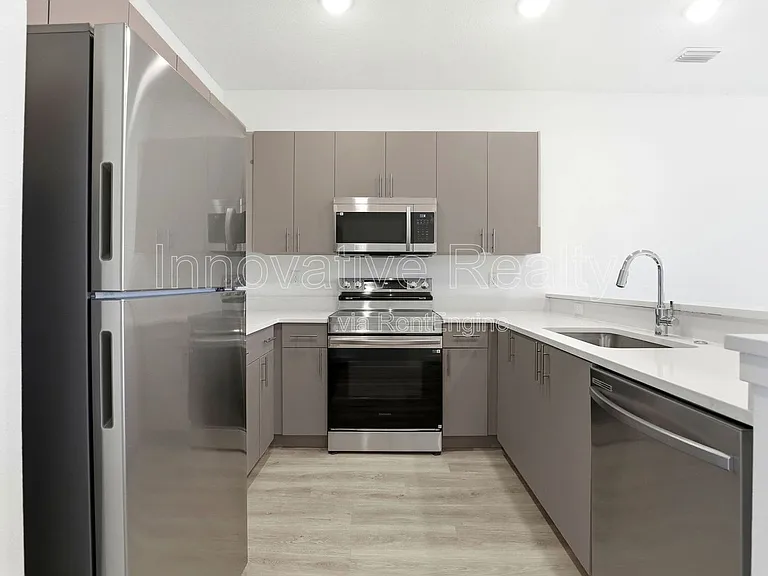 Venture Apartments — Photo 96