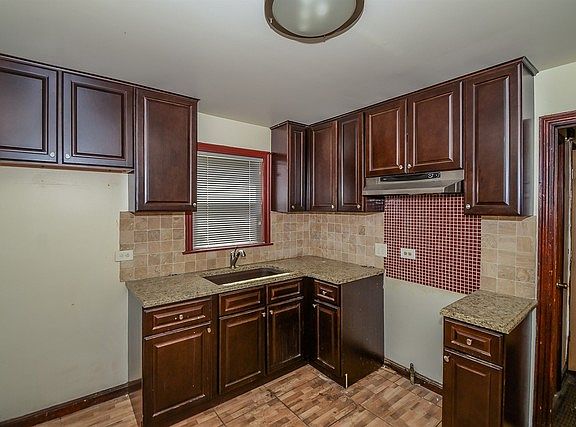 4th image of 8817 S Marshfield Ave
