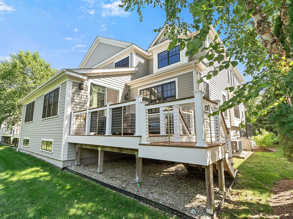 1st image of 32 Lillian Way #32