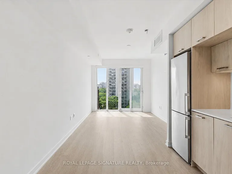 50 McCaul St #917 — Photo 4