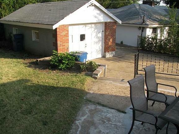 4th image of 4040 Geraldine Ave