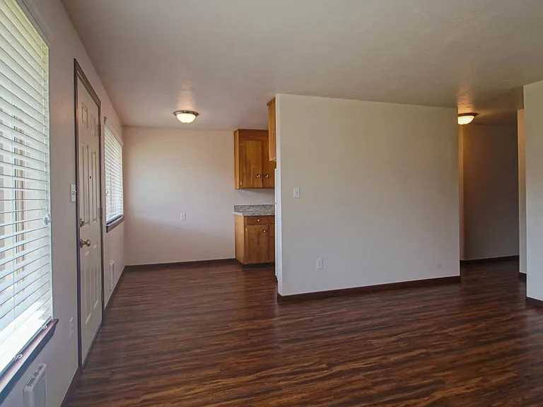 3315 6th Ave #3 — Photo 3