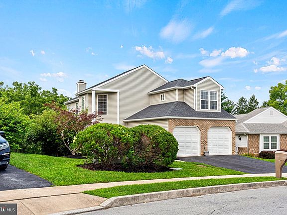 2nd image of 6305 S Highlands Cir