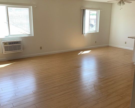 5th image of 4942 Maplewood Ave