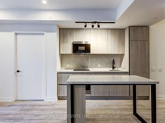 3rd image of 108 Peter St #806
