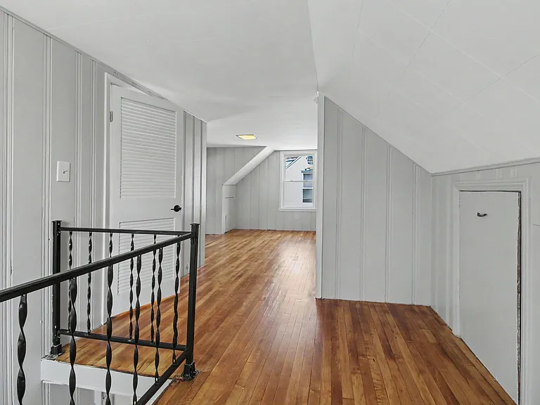 3984 Gloria St — Photo 10