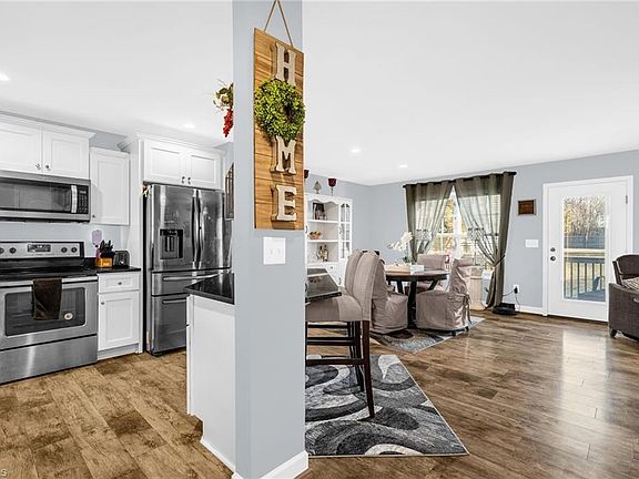 4th image of 1112 Heathwood Dr