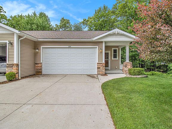 3rd image of 1295 Blue Heron Dr