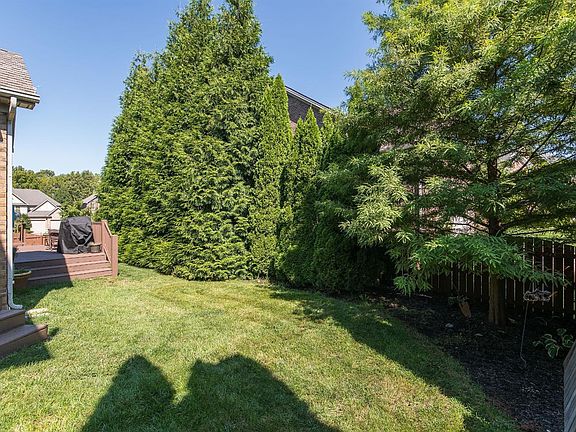 5th image of 2229 Carolina Ln