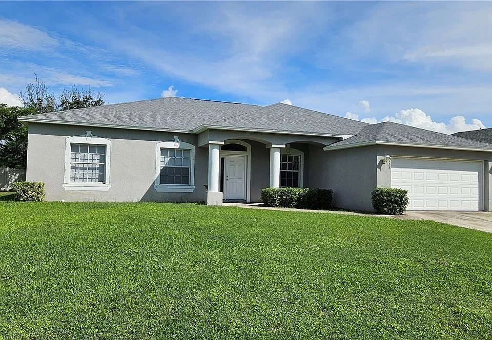 2753 Nature Pointe Loop
