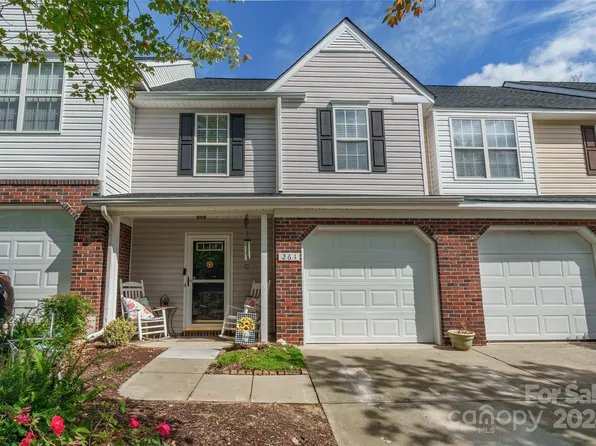 261 Pineville Forest Dr, Pineville, NC 28134