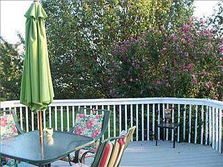 3rd image of 211 Landemere Ct