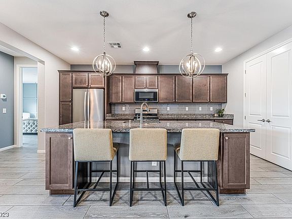 5th image of 10747 Canary Blossom Ave