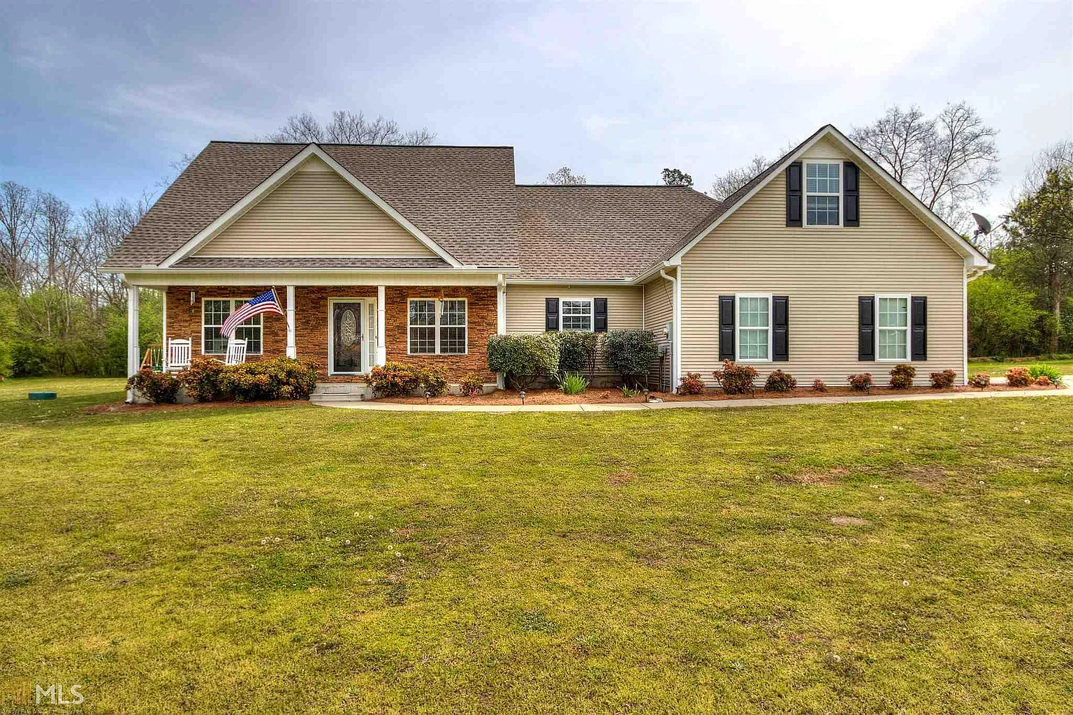 130 Grist Mill Ln SE photo 1