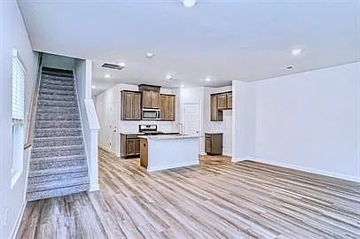206 Telford Dr #1 — Photo 3