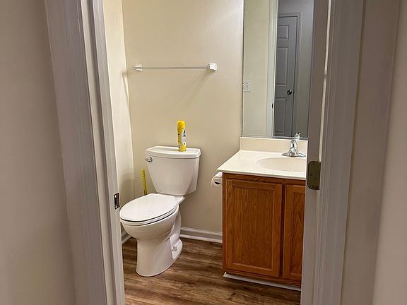 3rd image of 731 Ponderosa Dr