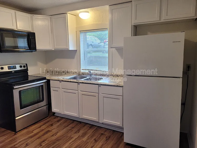 2716 Nichols Rd #3 — Photo 1