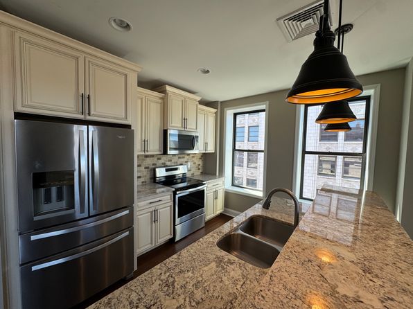 11 W Market St APT 1101