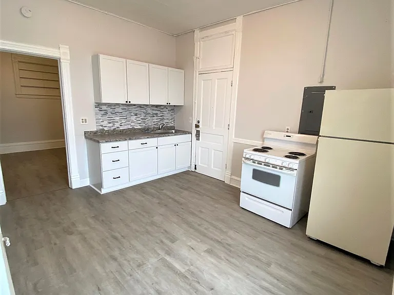 115 S Main St #2 — Photo 1