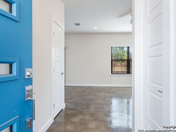 3rd image of 211 Utah St #601