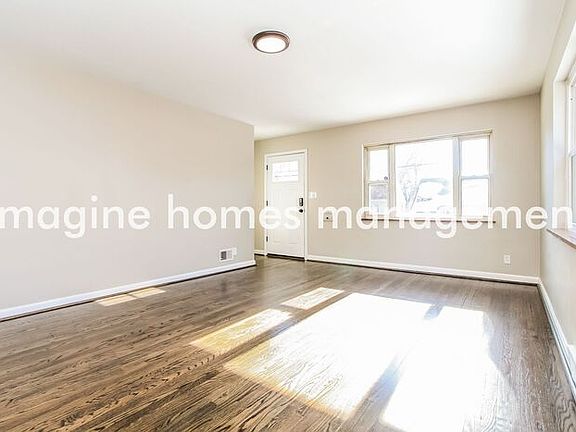 3rd image of 2750 Byrneside Dr