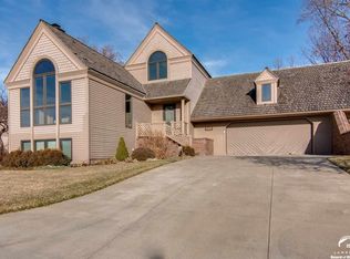 1908 Crossgate Dr, Lawrence, KS 66047