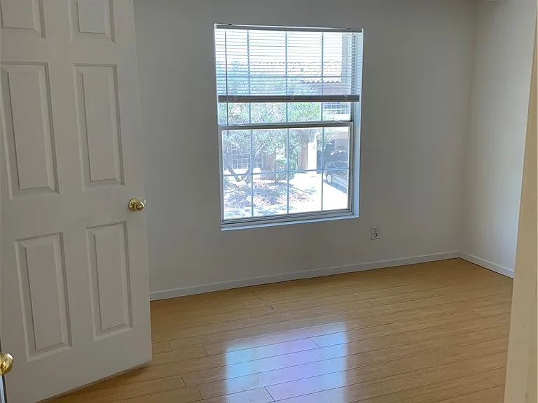 7617 Allerton Ave — Photo 29