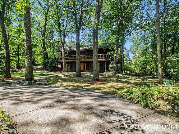 4th image of 6480 Island Lake Rd