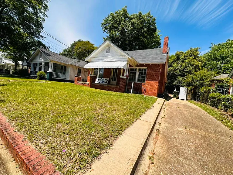 1921 James Ave — Photo 18
