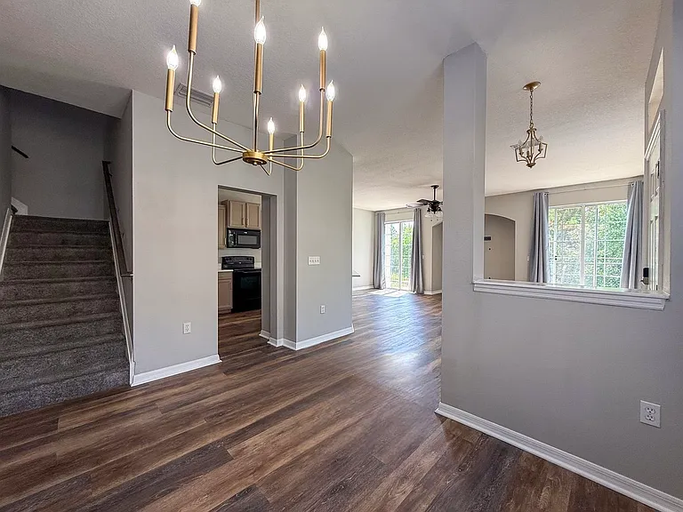 7622 Red Mill Cir — Photo 6