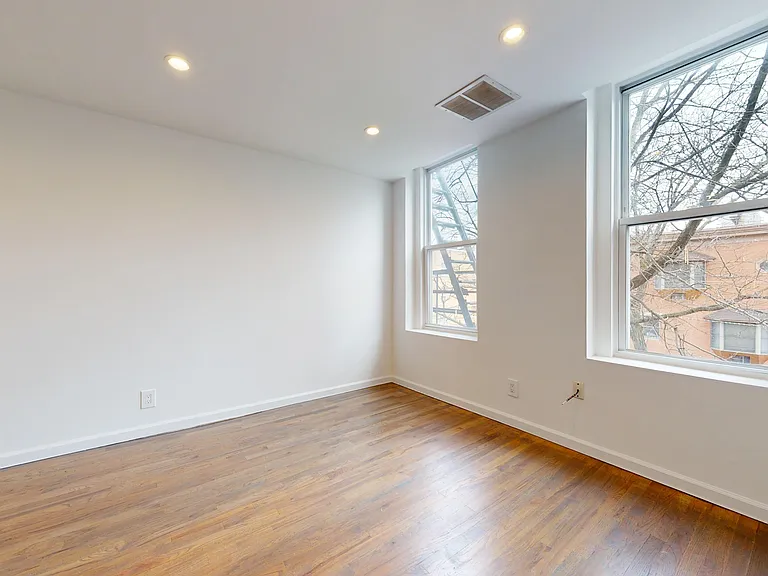 253 3rd St #2D — Photo 10