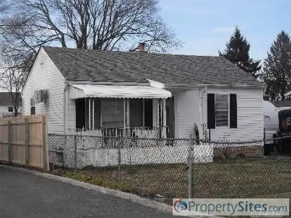 75 Nassau St, Islip Terrace, NY 11752