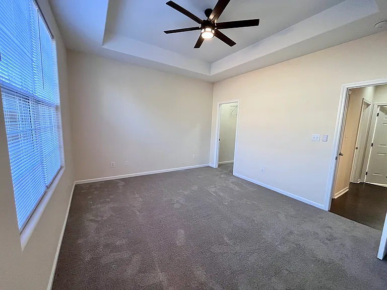 220 Shannon Ct — Photo 25