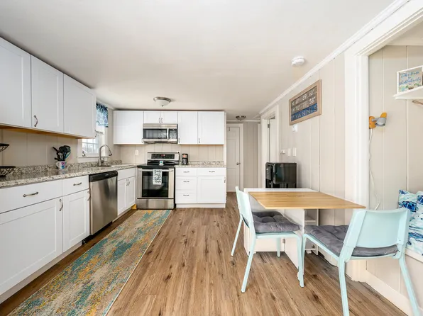 230 Gosnold Street #2A, Hyannis, MA 02601