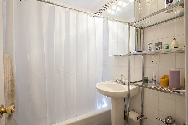 Rented by Berman Realty | media 8