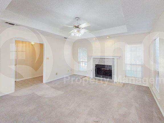 3rd image of 1414 Bogard Ln