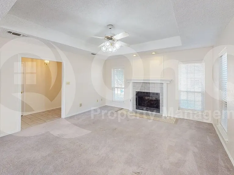 1414 Bogard Ln — Photo 3