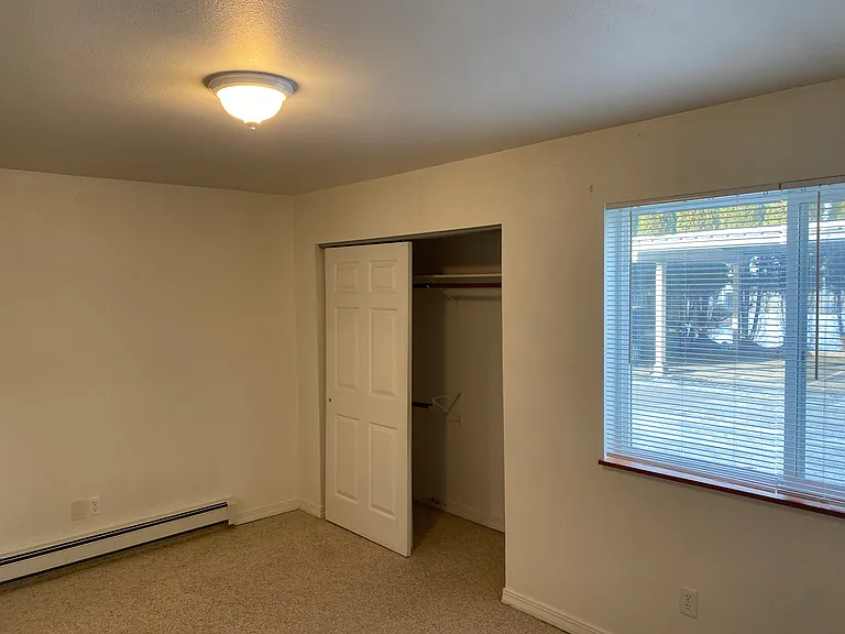3725 Stephens Ave — Photo 17