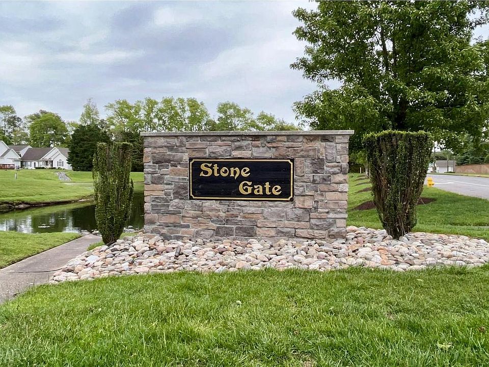 2nd image of 1011 Sandstone Ct