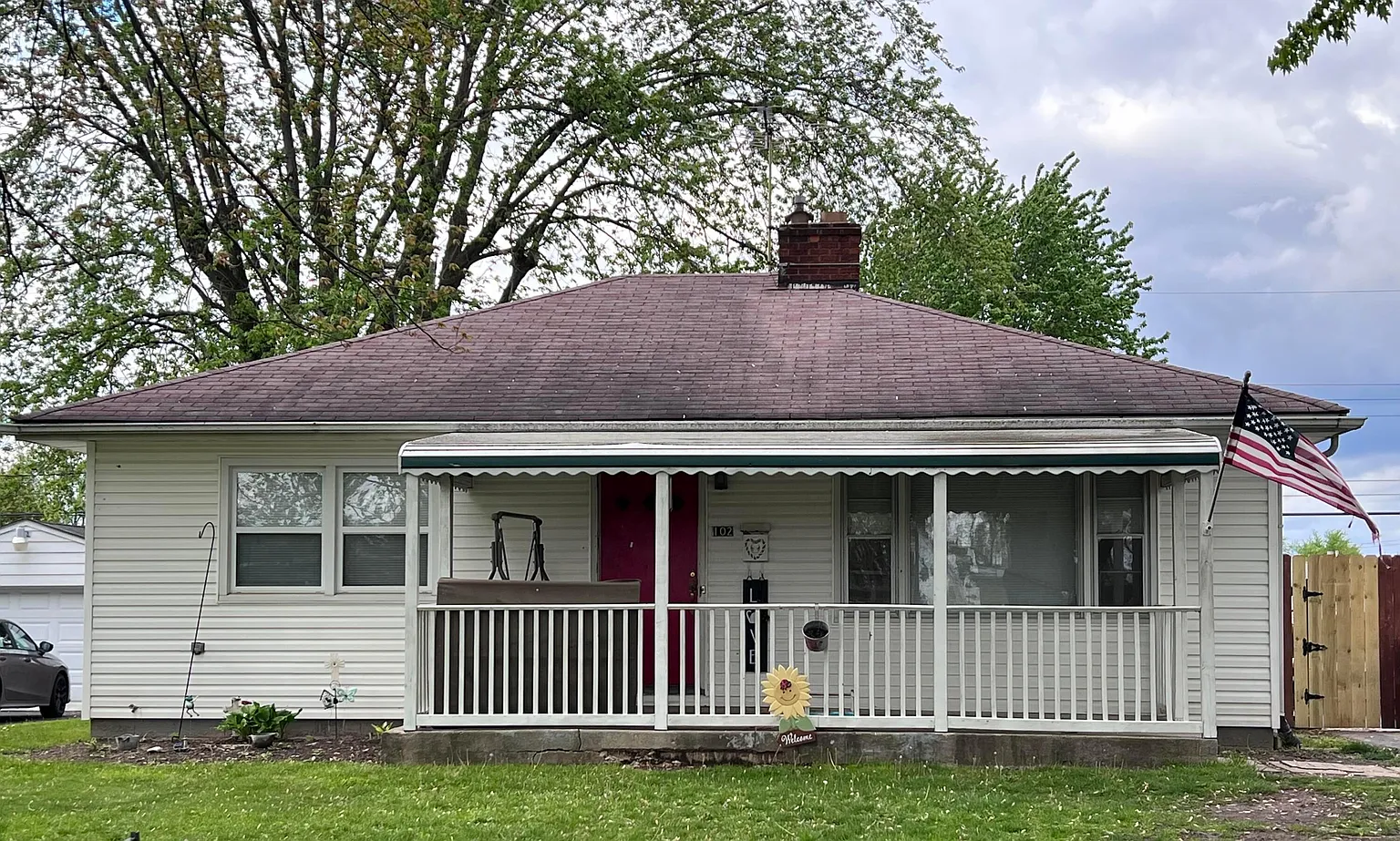 102 Southgate Dr photo 1