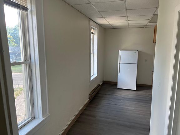 Front entrance leading into the apartment.