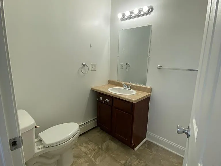 211 W State St #4 — Photo 7